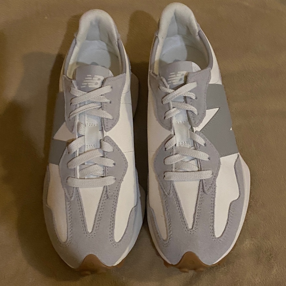 New Balance Men's White and Light Gray Sneakers